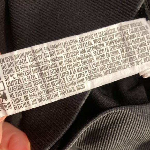 Yoga set- forever 21 -small - Picture 9 of 12